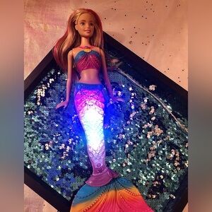 Mattel dreamtopia Mermaid Barbie  with Light-Up Tail - Pink and Purple